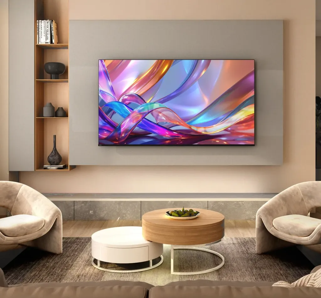 Hisense QLED 85" 4K UHD VIDAA — 85E7S — u prostoru
